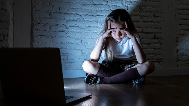 Cybermobbing - Teil 1: Gegen die Dunkelheit im Netz