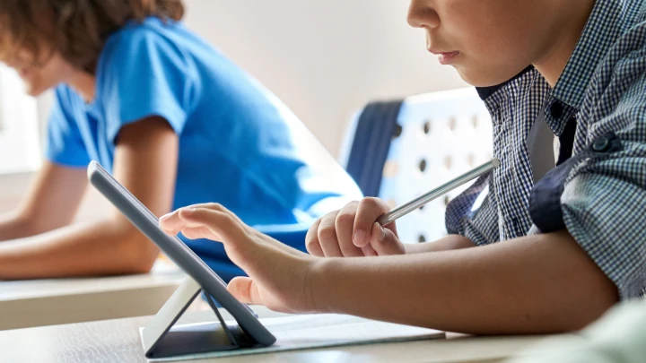 1:1-Ausstattung mit digitalen Endger&auml;ten an Schulen erfolgreich umsetzen