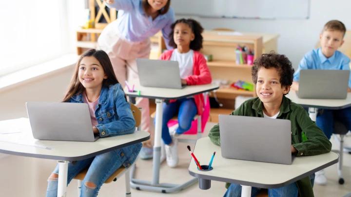 SchulMobE im Blick: F&ouml;rderprogramme und mobile Endger&auml;te f&uuml;r die digitale Schule